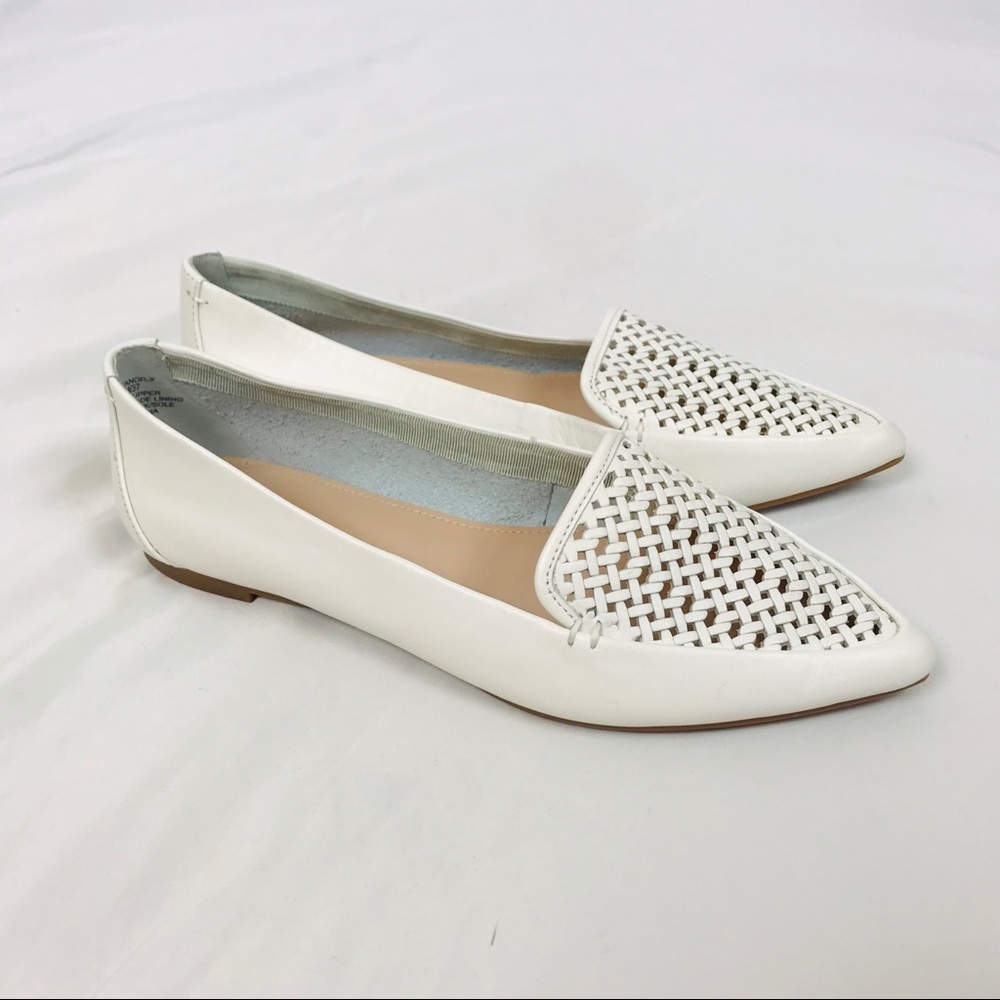 Vintage pointed toe solid white leather flats